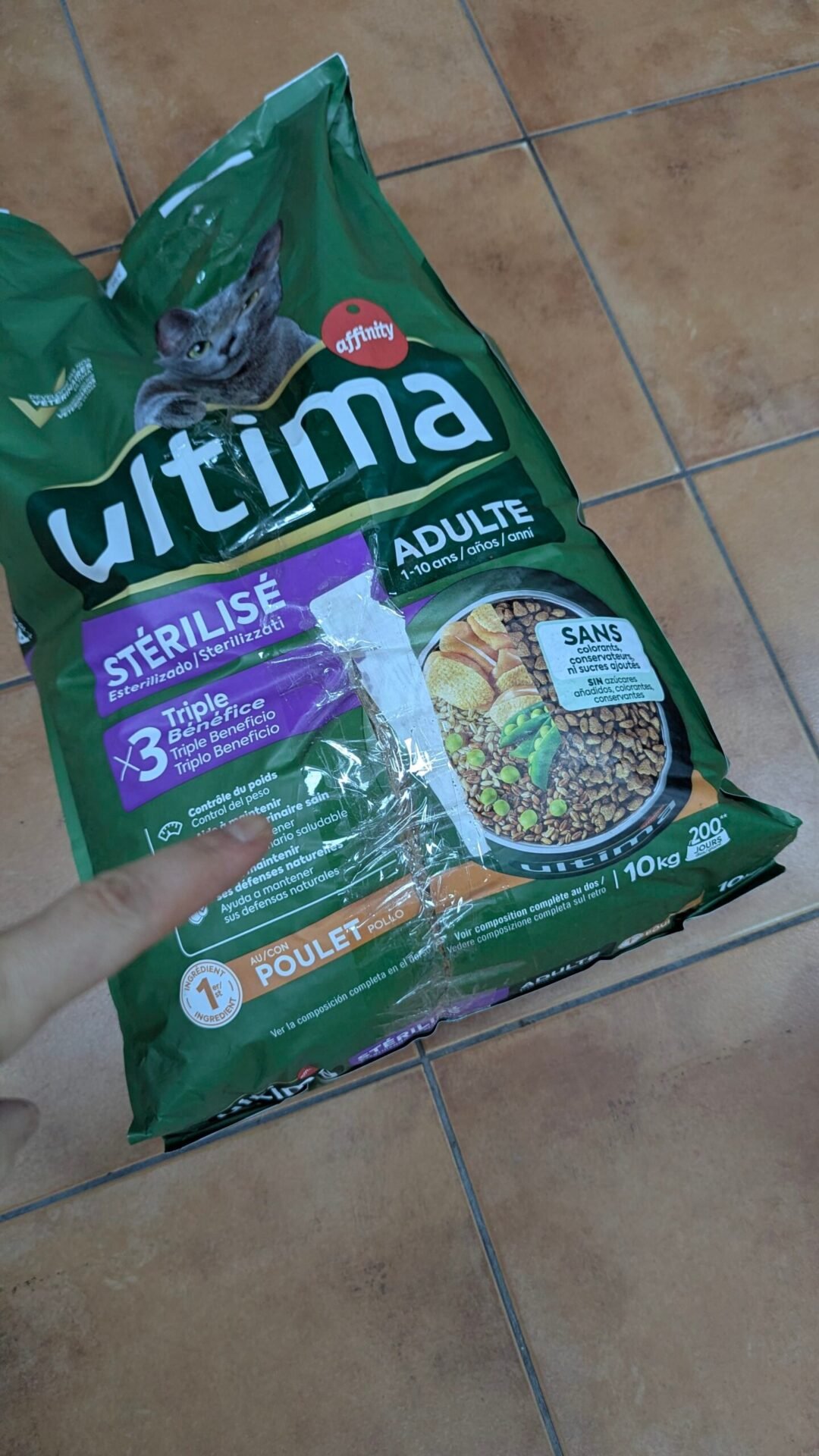 Foto 5 de Ultima Esterilizado Adult Salmon 10 kg con TARA