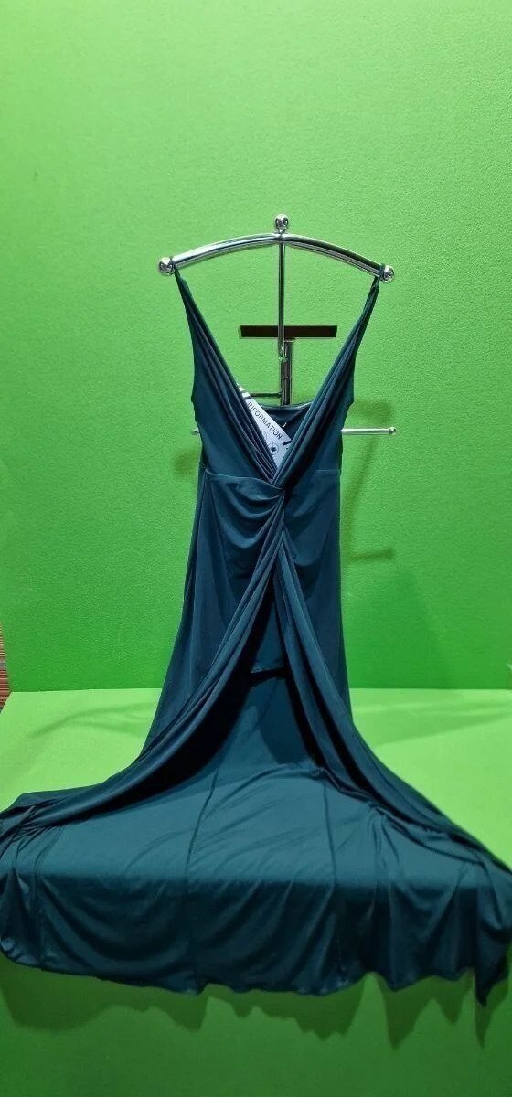 Foto 4 de Vestido de noche y fiesta Trendyol Talla 40