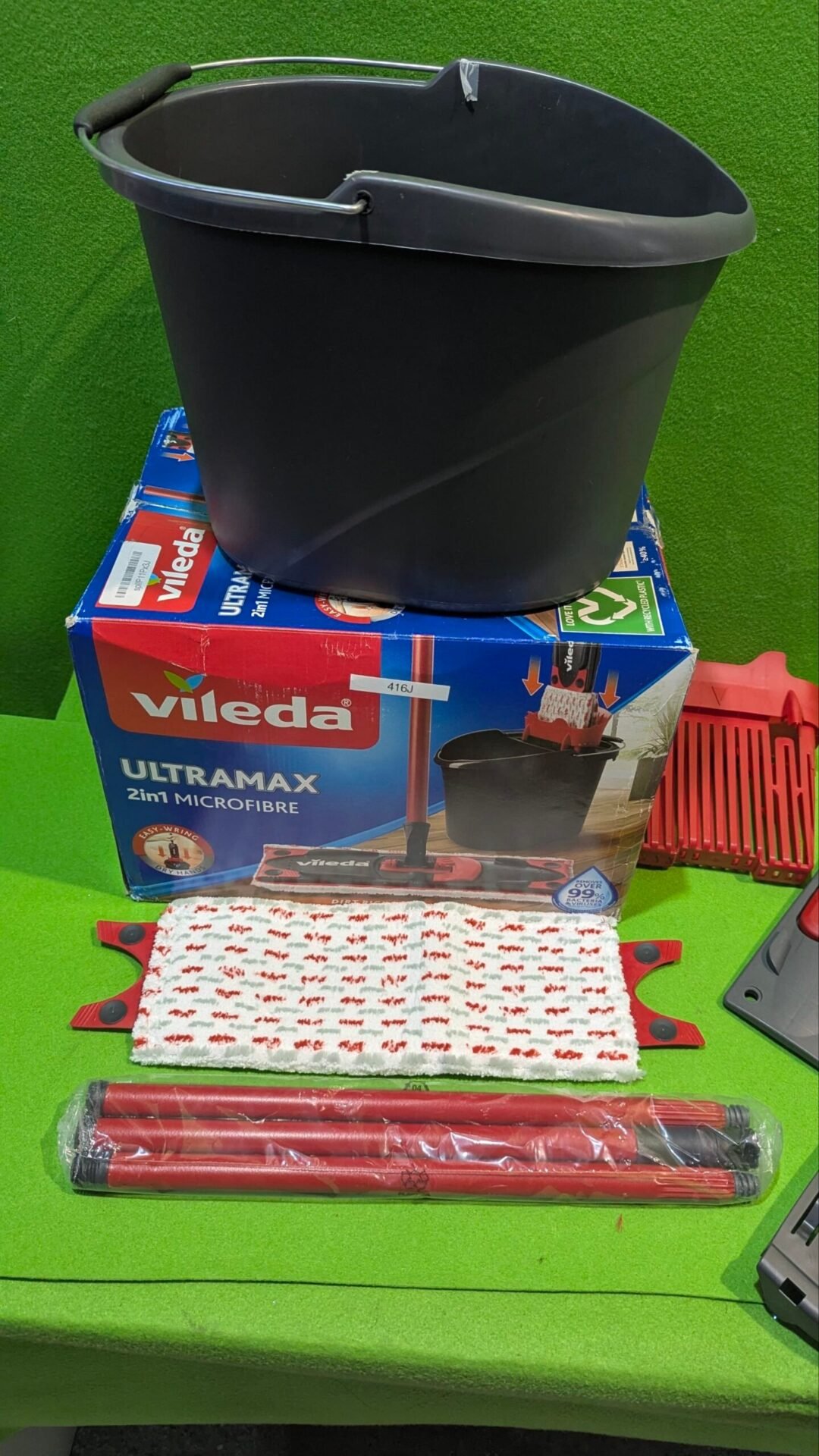 Foto 2 de Vileda Ultramax Mopa de microfibras para Fregar y Cubo con escurridor – Nuevo –